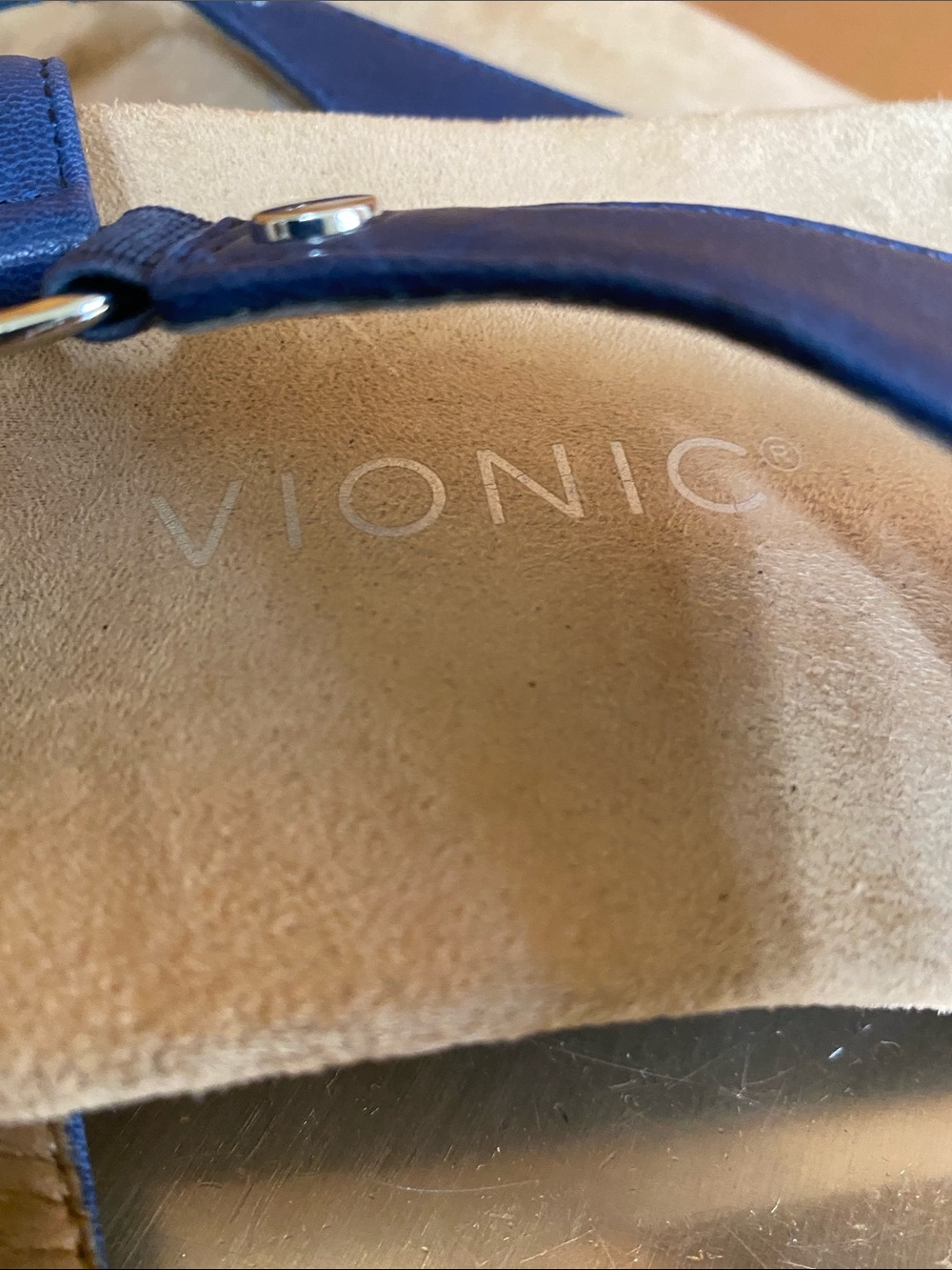 Vionic Kirra Navy Blue Leather Thong Sandals Silver Hardware Cushioned - Picture 3 of 8